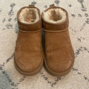 UGG Ultra Mini Chestnut